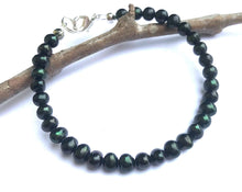 Load image into Gallery viewer, Black Pearl Bracelet
